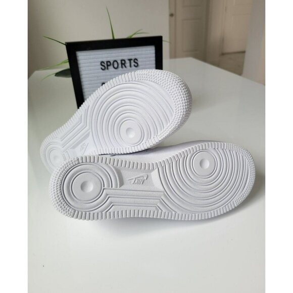 6 WOMEN'S  NIKE AIR FORCE 1 LOW ALL TRIPLE WHITE FV5951-111 B grade - Picture 7 of 12